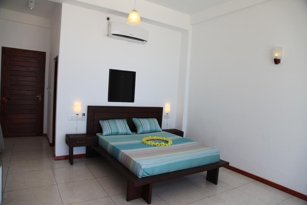 Aqua Marine Beach Resort Pasikuda Δωμάτιο φωτογραφία