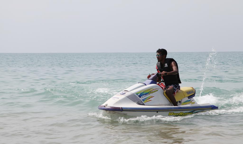 Aqua Marine Beach Resort Pasikuda Δωμάτιο φωτογραφία